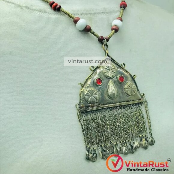 Wooden Beaded Chain Necklace With Dangling Vintage Pendant - Picture 3 of 11